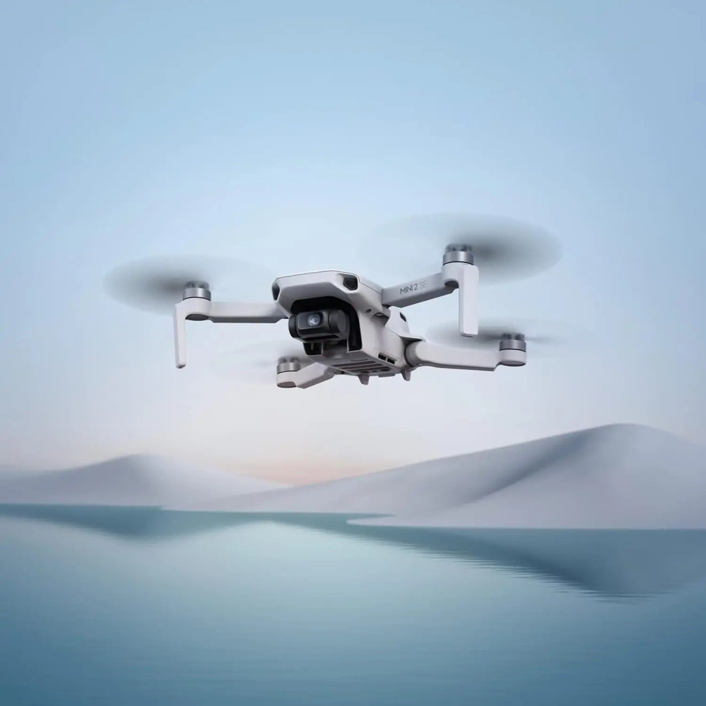 DJI Mini 2 SE Fly More Combo - Quadcopter - Wi-Fi - Dji - GLOBAL ASSET